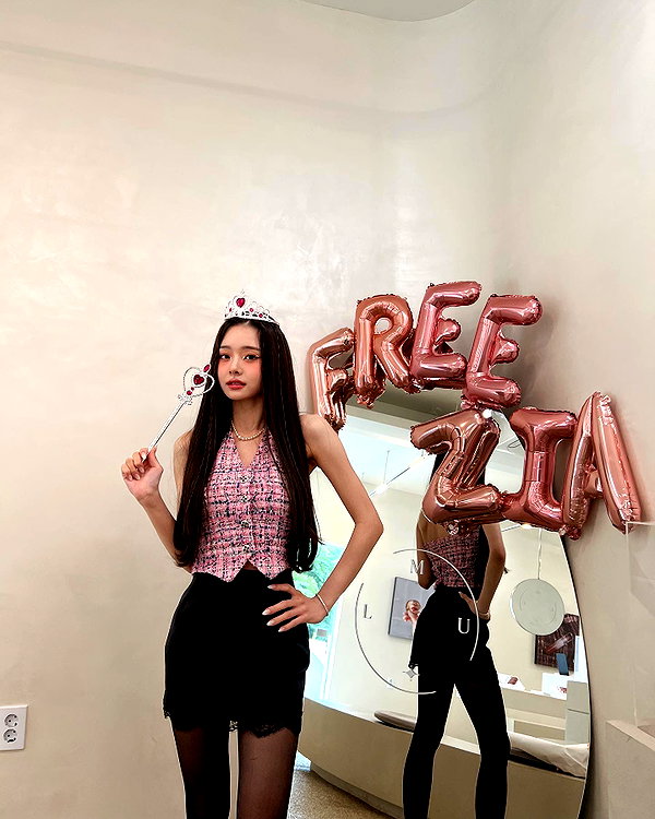 dear.zia instagram image archive image