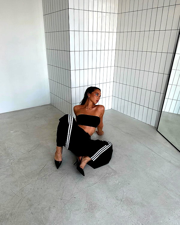 ariana_vomi instagram image archive image