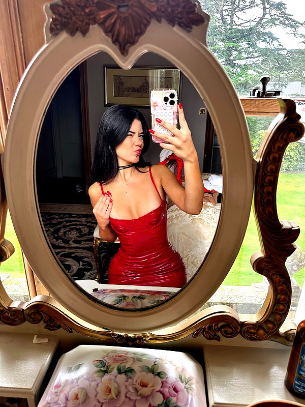 vanessa.rhd instagram image archive image