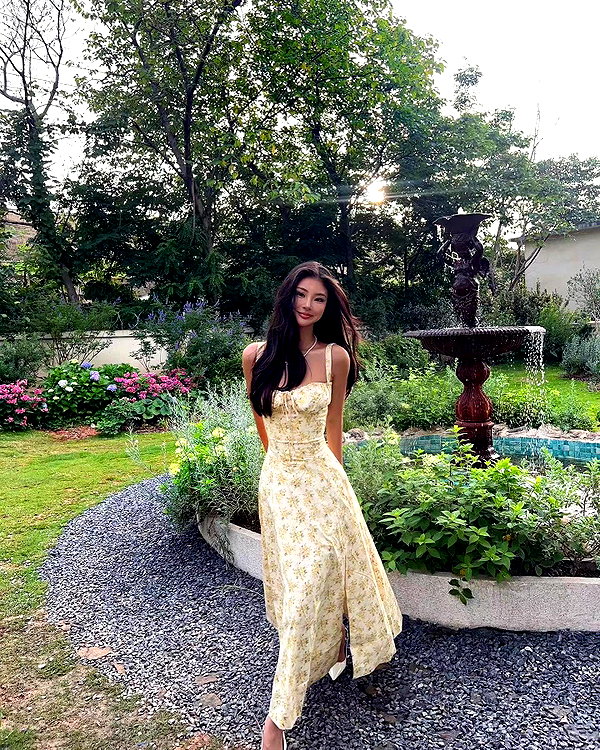 ll.lu1s instagram image archive image