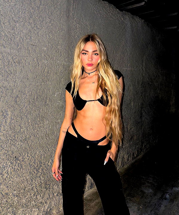 maya.keyy instagram image archive image