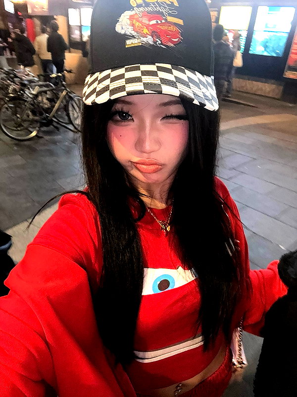 joycee.e instagram image archive image