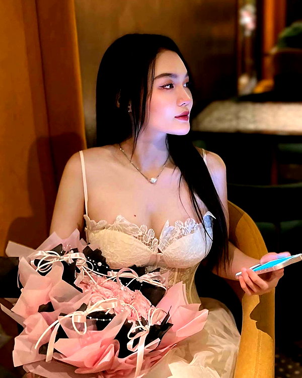 lyhythuedoxinh instagram image archive image