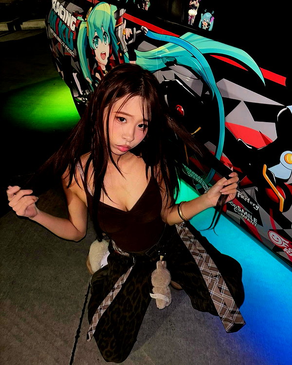 princessamelia_official instagram image archive image