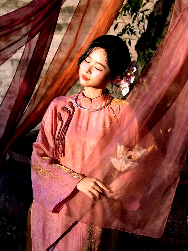 lyhythuedoxinh instagram image archive image