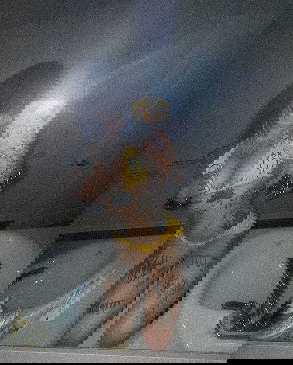 zommmbri zommmbri archive image