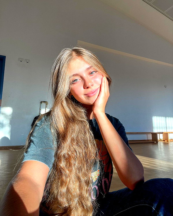 mishel_d_ instagram image archive image