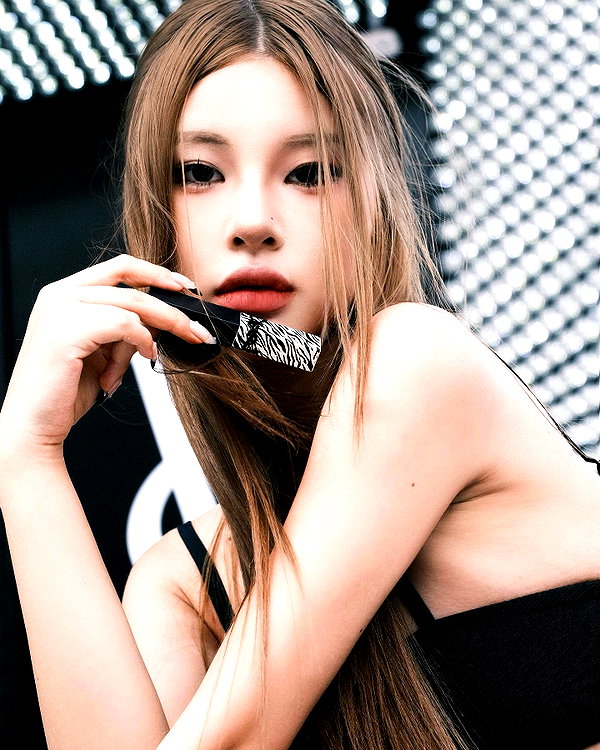 ll.lu1s instagram image archive image