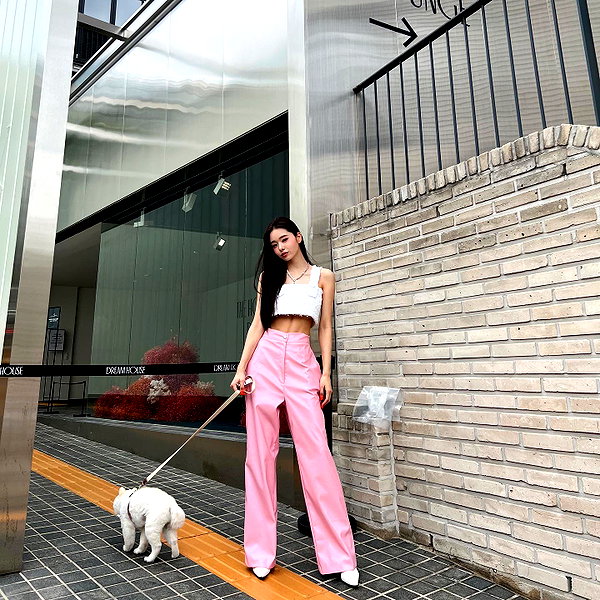 dear.zia instagram image archive image