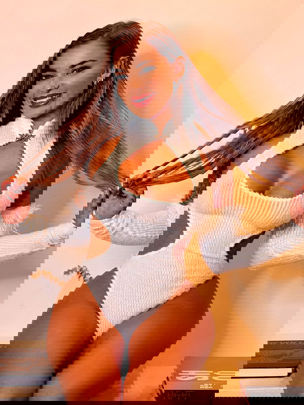 itshayleydavies itshayleydavies archive image