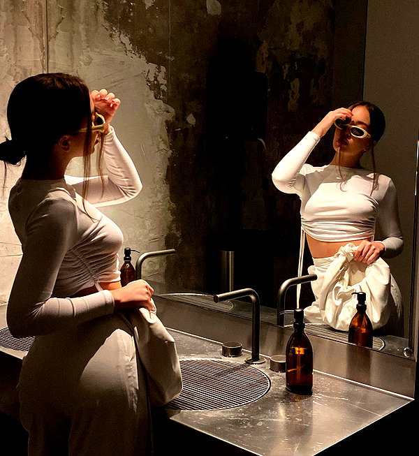 veroni22ka instagram image archive image