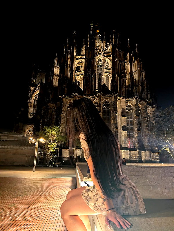 cata.leyah instagram image archive image