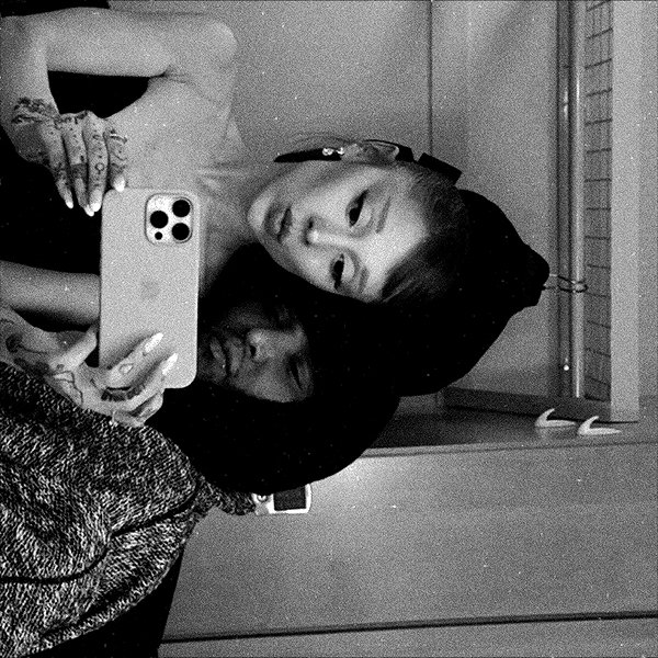 arianagrande instagram image archive image