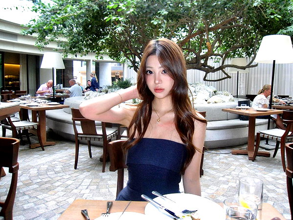ywwyiiing instagram image archive image