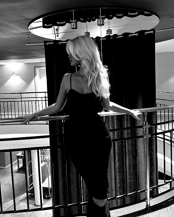 sophiecharlotth instagram image archive image