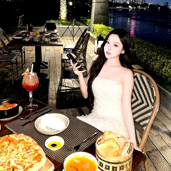 lyhythuedoxinh instagram image archive image