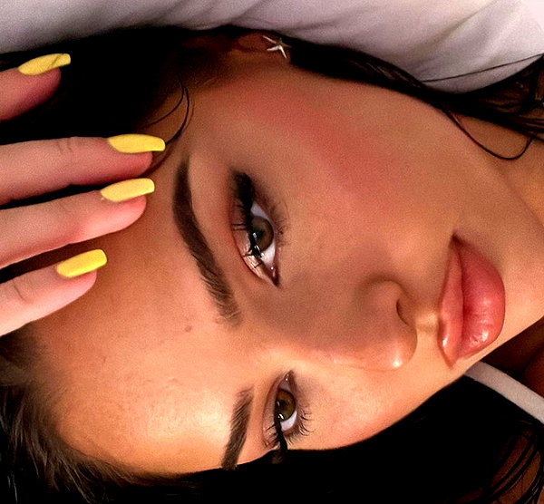 baddiesessence instagram image archive image