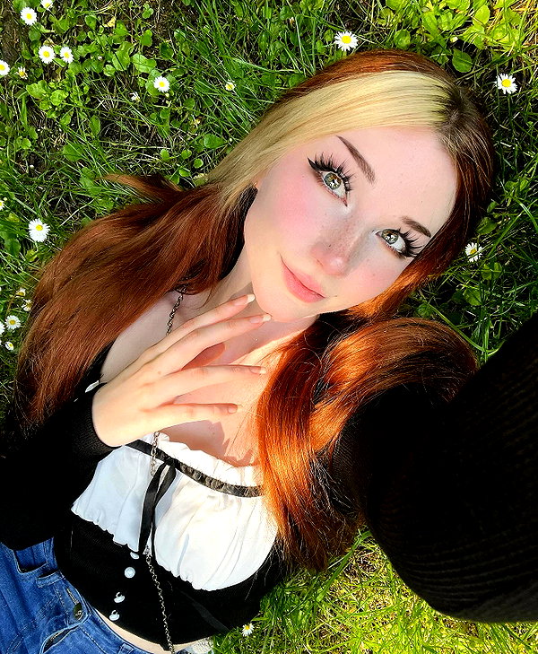 danielle.mercedie instagram image archive image