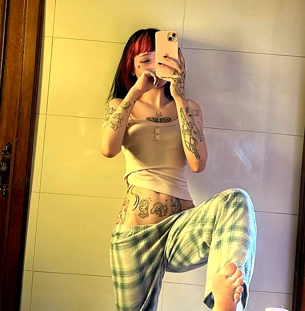 ambrzinha666 instagram image archive image