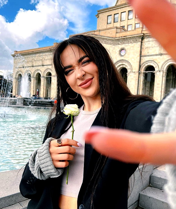 elsarca instagram image archive image