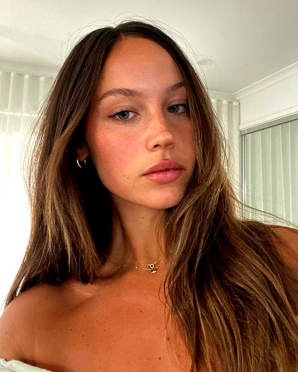 olivia.mathers instagram image archive image