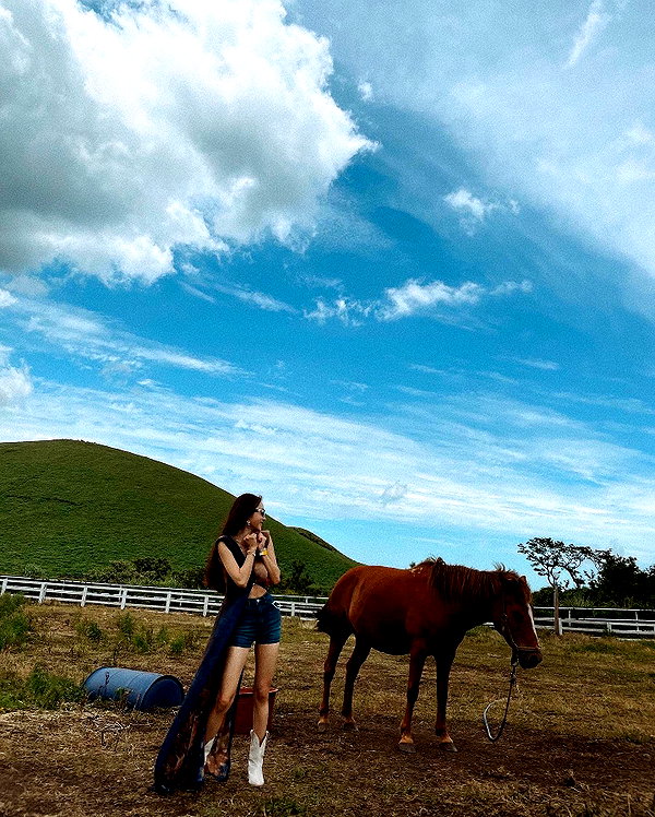 dear.zia instagram image archive image