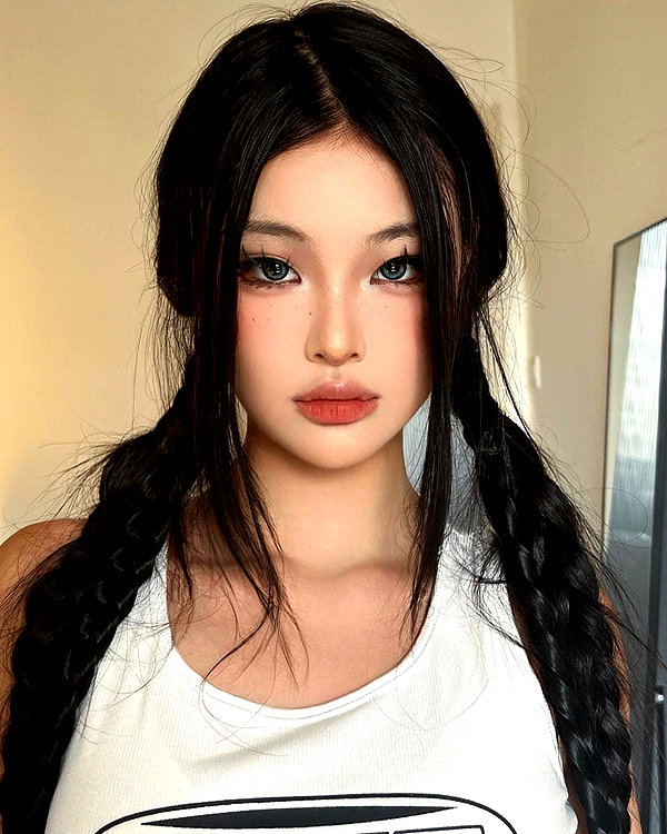 ll.lu1s instagram image archive image