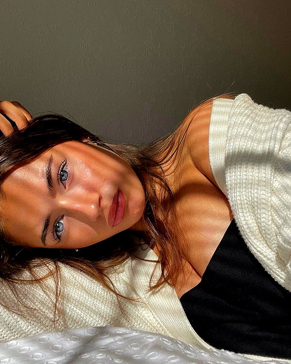 baddiesessence instagram image archive image