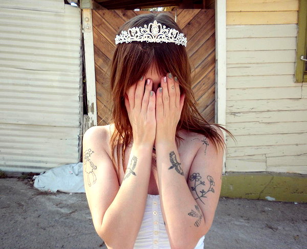 Archived image from @lolabllue on Instagram