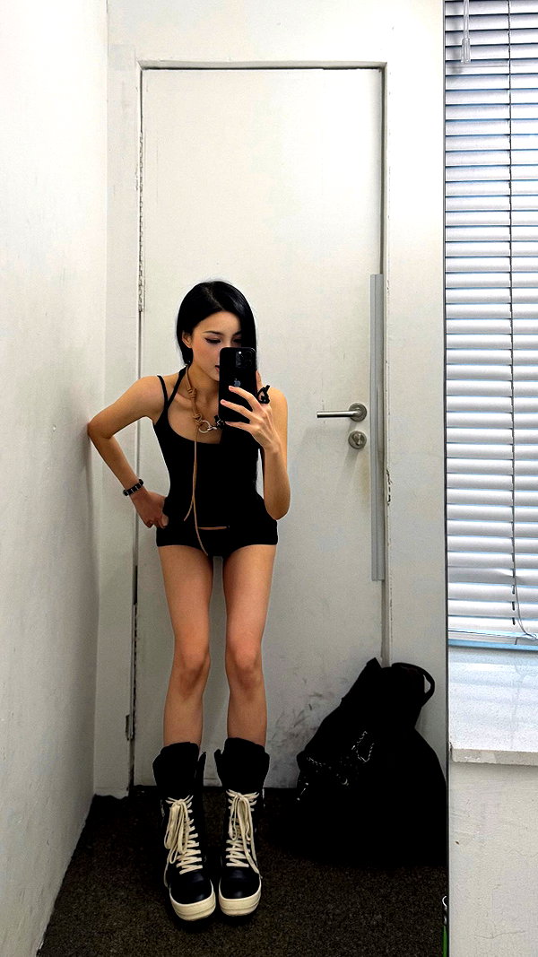 chuihon_ instagram image archive image
