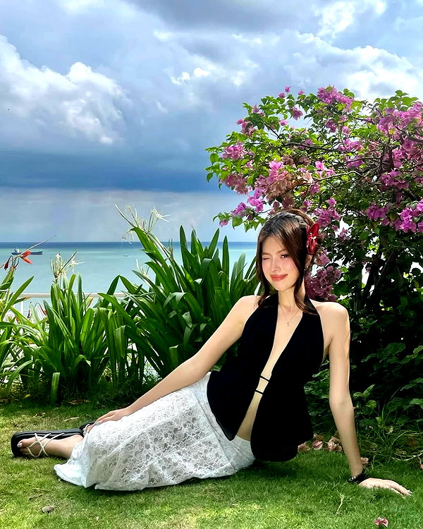 lyhythuedoxinh instagram image archive image
