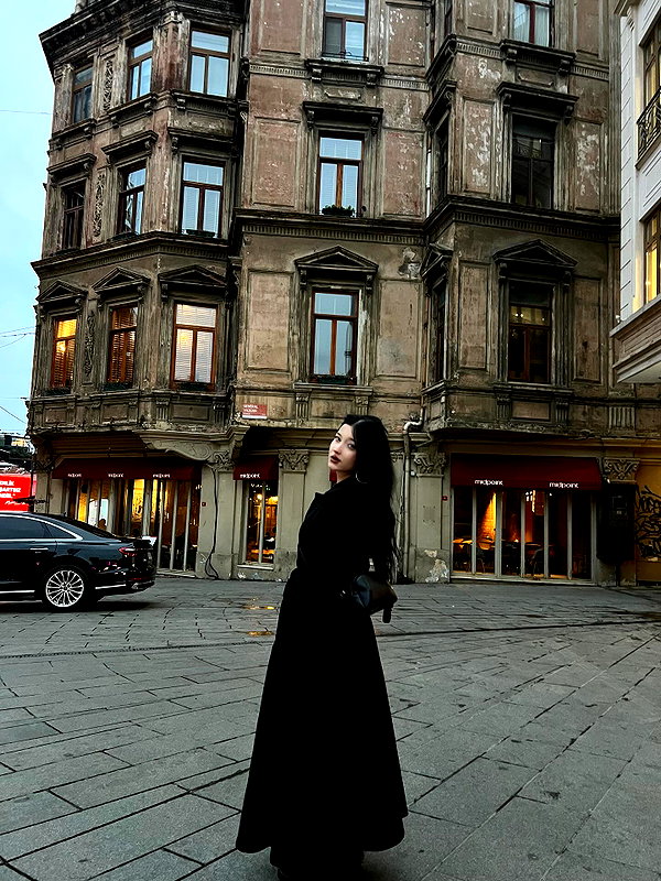 madamist_ instagram image archive image