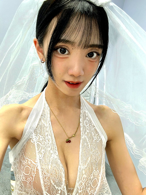 xiaojie._.891218 instagram image archive image