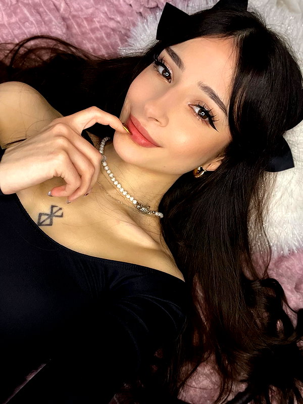 cata.leyah instagram image archive image