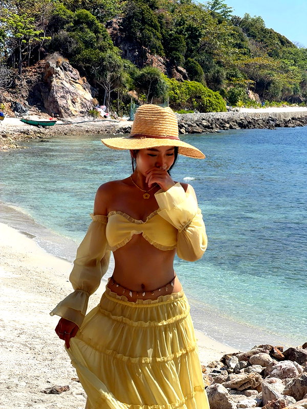 lyhythuedoxinh instagram image archive image