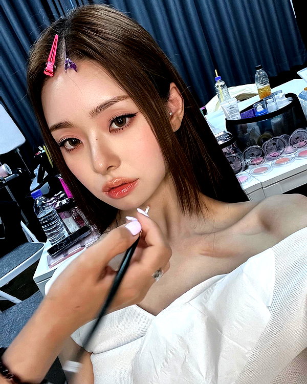 dear.zia instagram image archive image