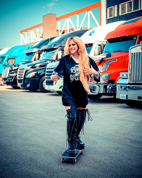 avrillavigne instagram image archive image
