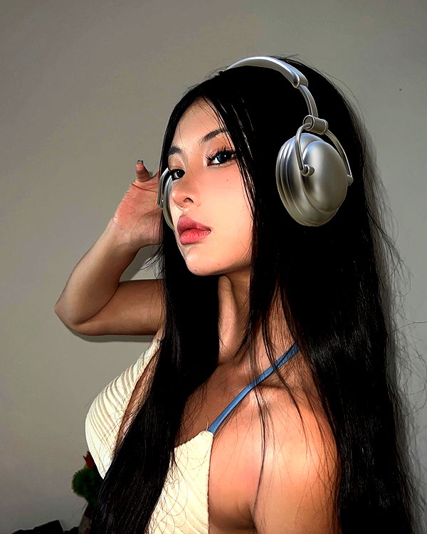 ll.lu1s instagram image archive image