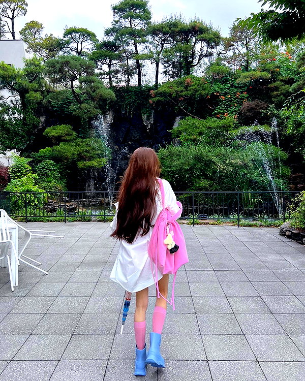 dear.zia instagram image archive image