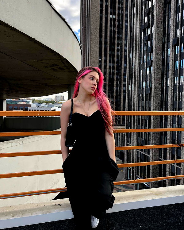 anna.utka22 instagram image archive image