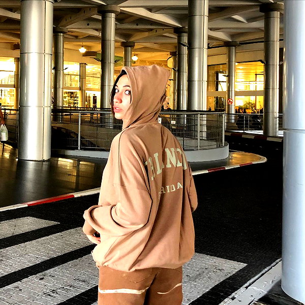 romi_henenson instagram image archive image