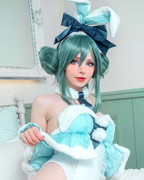 peachmilky_ instagram image archive image