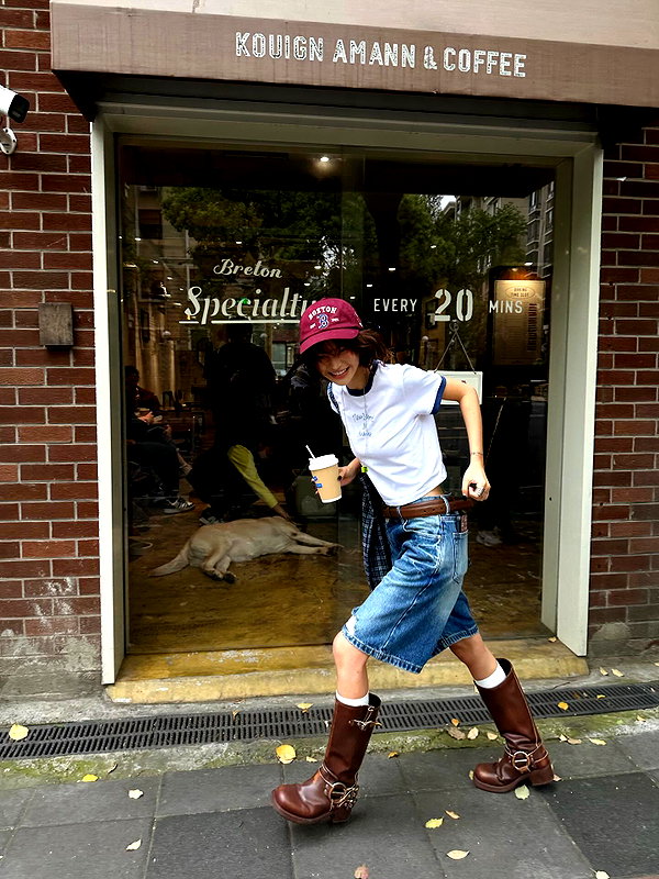 ll.lu1s instagram image archive image
