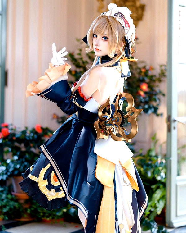 miee_cos instagram image archive image