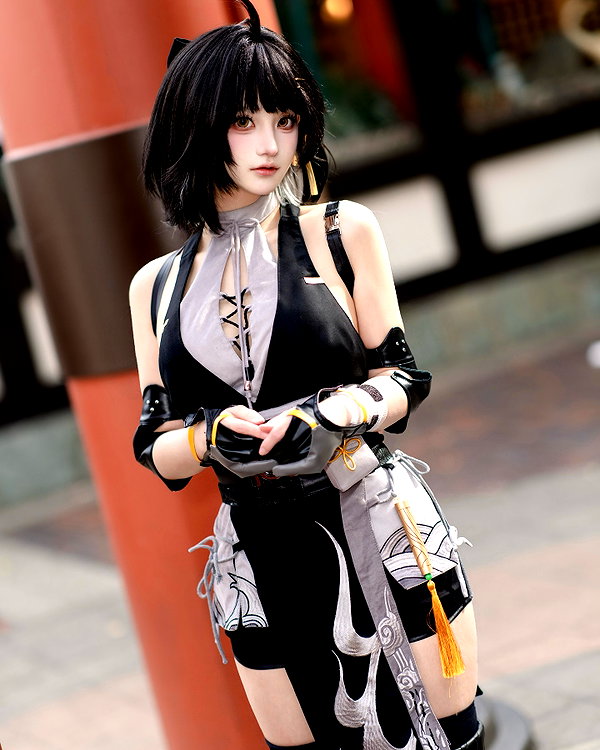 miee_cos instagram image archive image