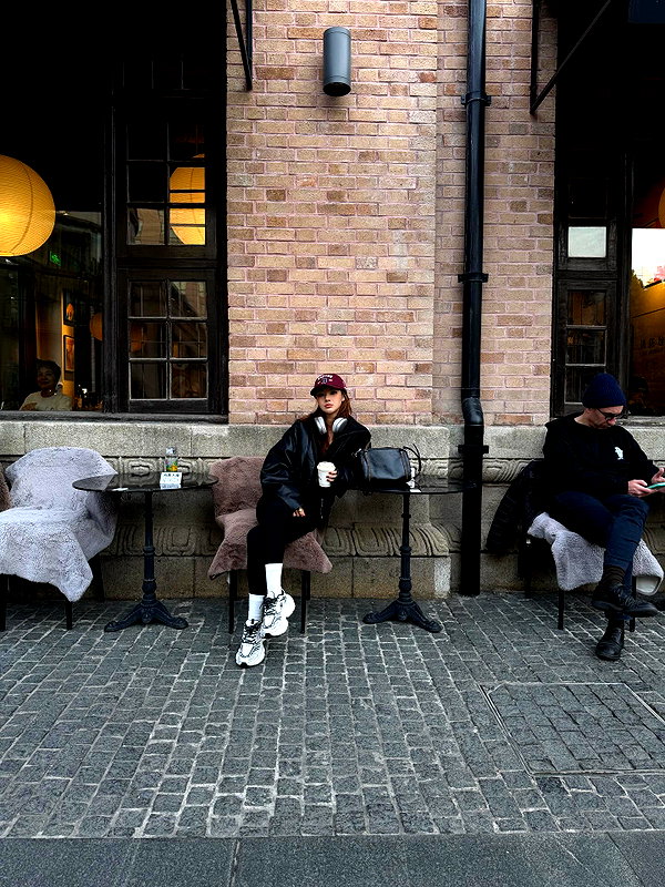 ll.lu1s instagram image archive image