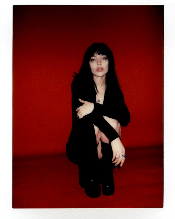 anya4everr instagram image archive image