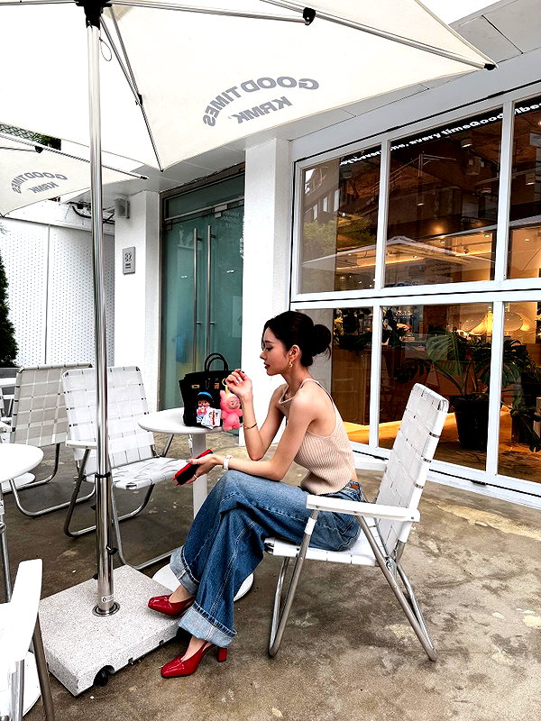 dear.zia instagram image archive image
