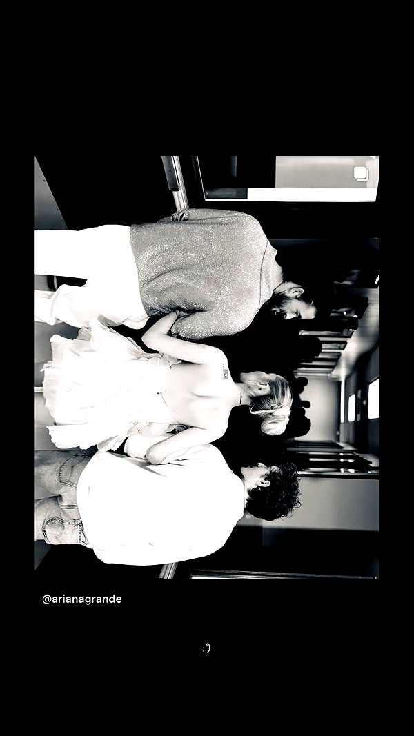 arianagrande instagram image archive image