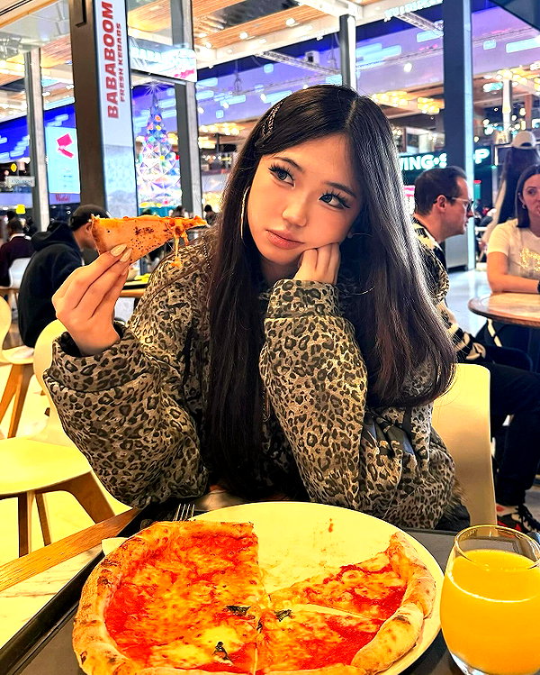 joycee.e instagram image archive image